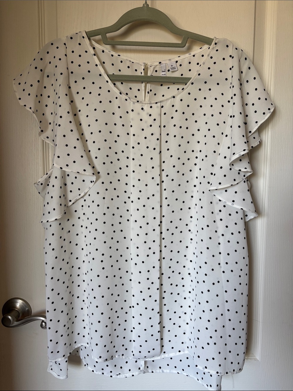 ELLE Black Polka Dot White Sleeveless Top